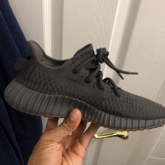 ✅ Yeezy “Cinder” Non-Reflective size 5! Worn Once ✅ - Picture 10 of 16